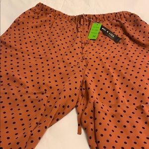 3X Gorgeous pumpkin colored evening style slacks!